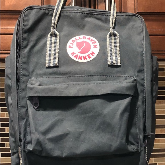 FJÄLLRÄVEN Kånken Water Resistant Backpack main image 14